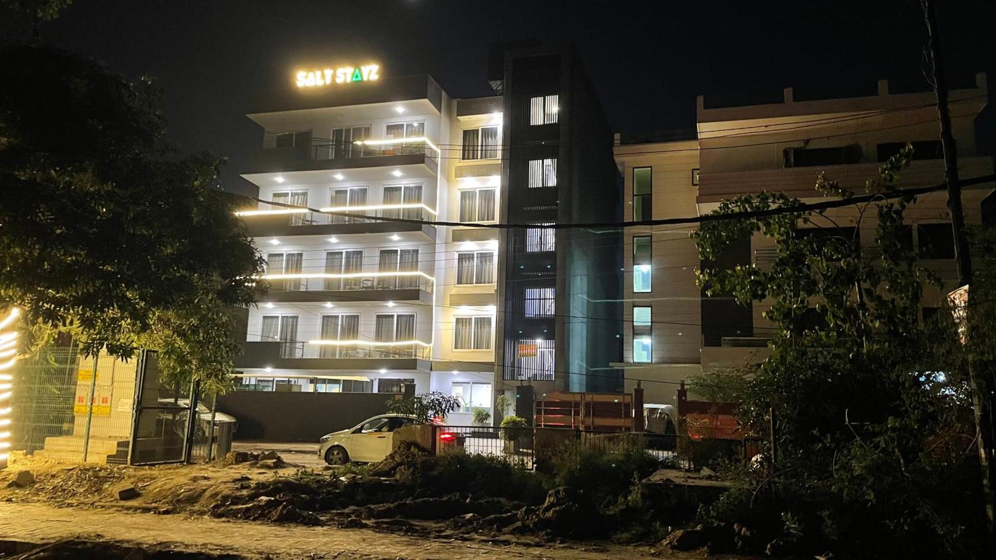 Saltstayz Studio Apartment - Near Artemis & Medanta Hospital Gurgaon Ngoại thất bức ảnh